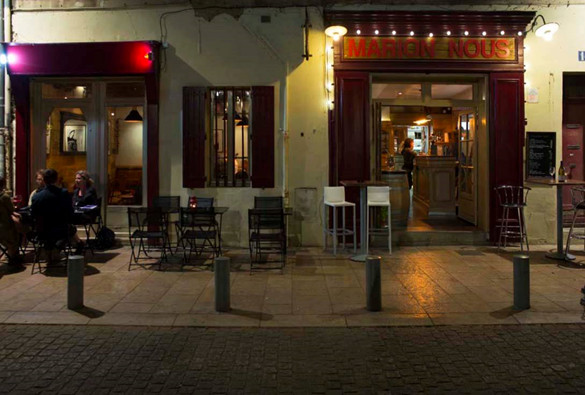 bar